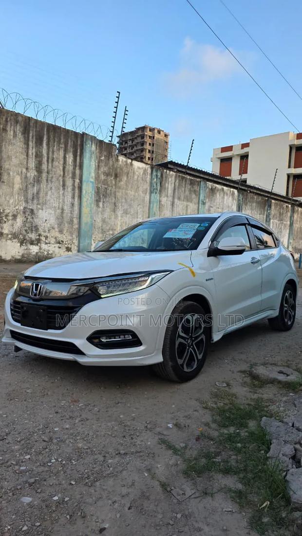 Honda Vezel 1.5 Hybrid 4WD 2019 White