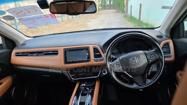 Honda Vezel 1.5 Hybrid 4WD 2019 White