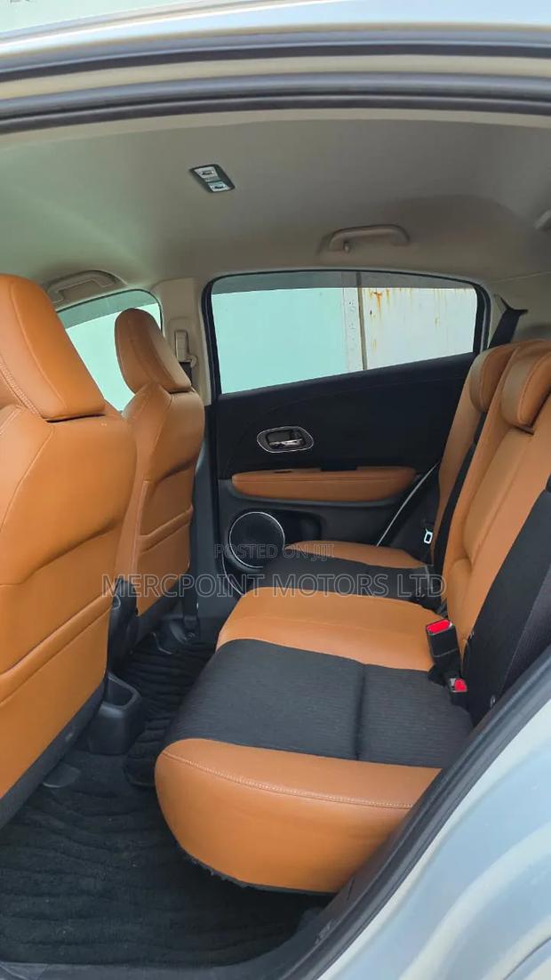 Honda Vezel 1.5 Hybrid 4WD 2019 White