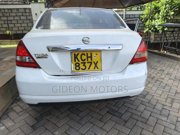 Nissan Tiida 2010 White