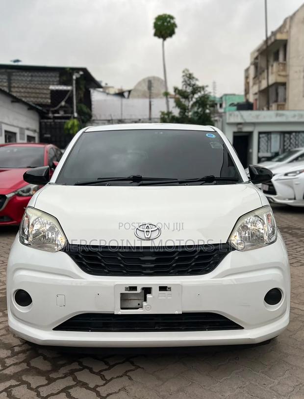 Toyota Passo 2018 Off white