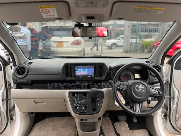 Toyota Passo 2018 Off white