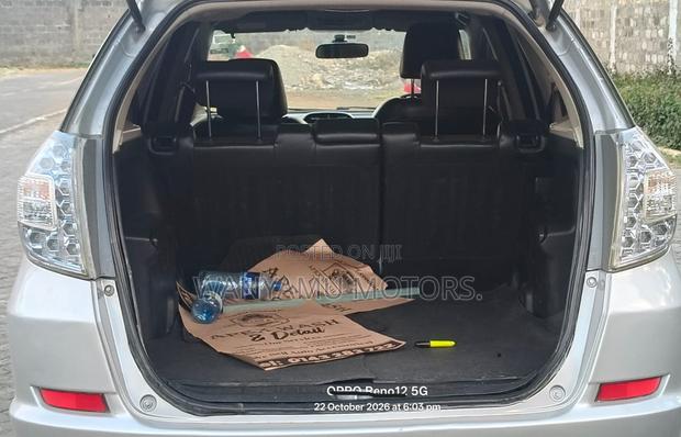 Honda Fit Shuttle 2014 Silver