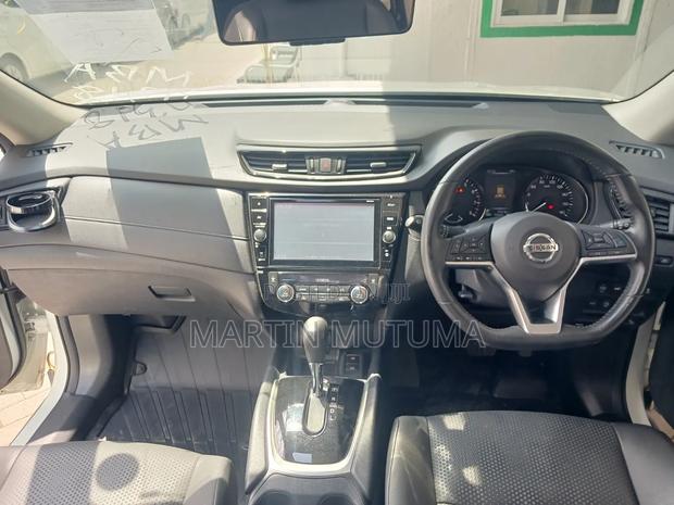 Nissan X-Trail 2.0 Petrol AWD 2019 White