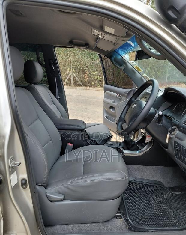 Toyota Land Cruiser Prado 2005 Gold