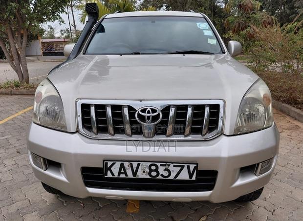 Toyota Land Cruiser Prado 2005 Gold