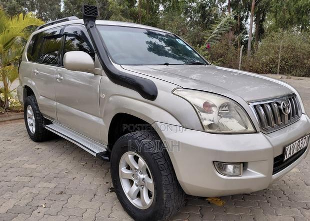 Toyota Land Cruiser Prado 2005 Gold