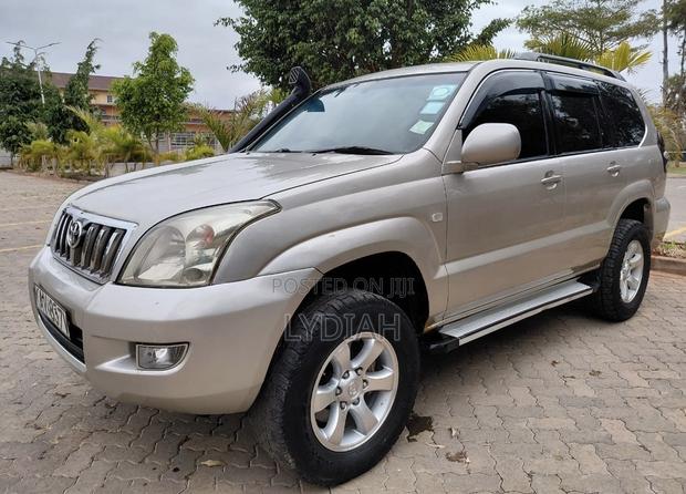 Toyota Land Cruiser Prado 2005 Gold