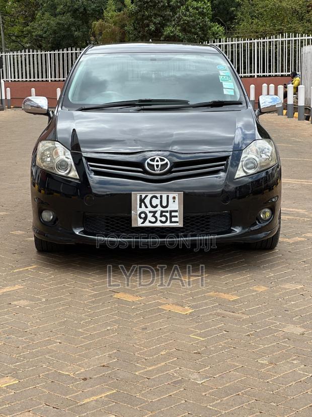 Toyota Auris 2012 Black