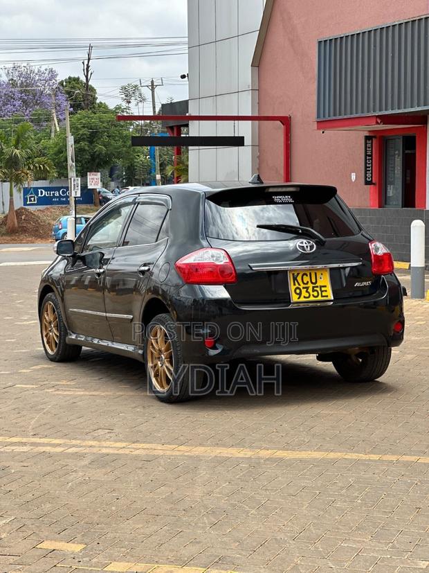 Toyota Auris 2012 Black