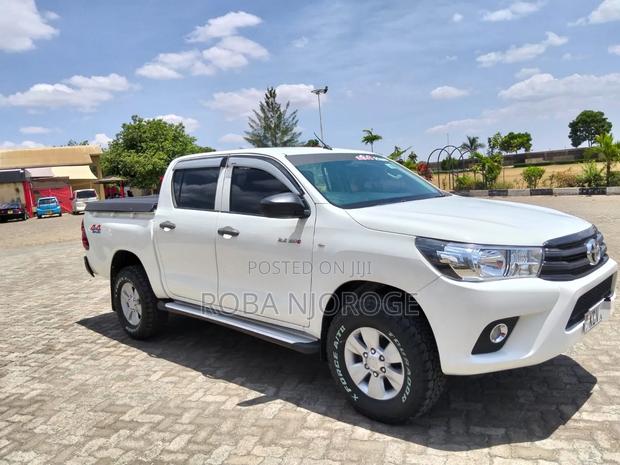 Toyota Hilux Revo Double Cab Deisel 2.4 RWD 2019 White