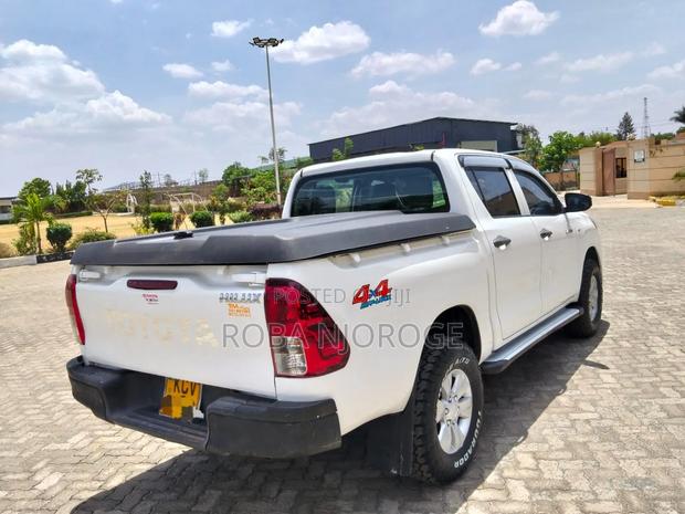 Toyota Hilux Revo Double Cab Deisel 2.4 RWD 2019 White