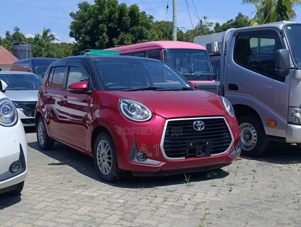 Toyota Passo 1.0 FWD 2020 Maroon