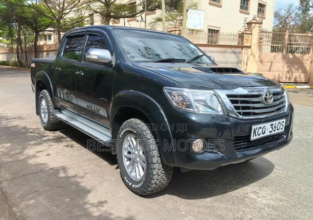 Toyota Hilux 2011 Black