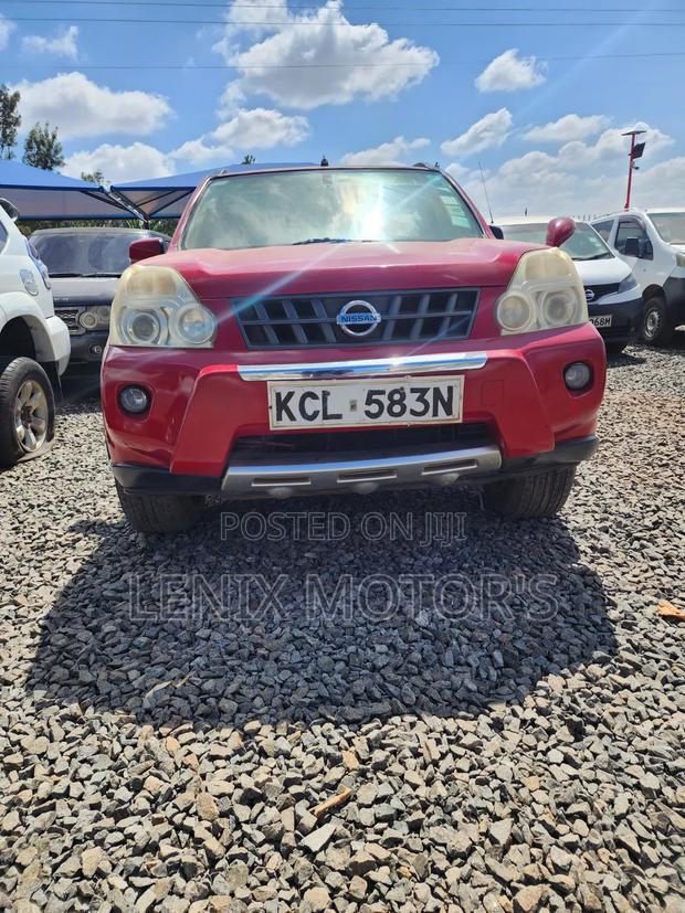 Nissan X-Trail 2.0 Petrol XE 2011 Maroon