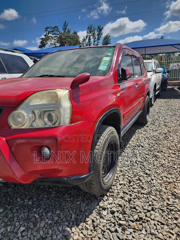 Nissan X-Trail 2.0 Petrol XE 2011 Maroon