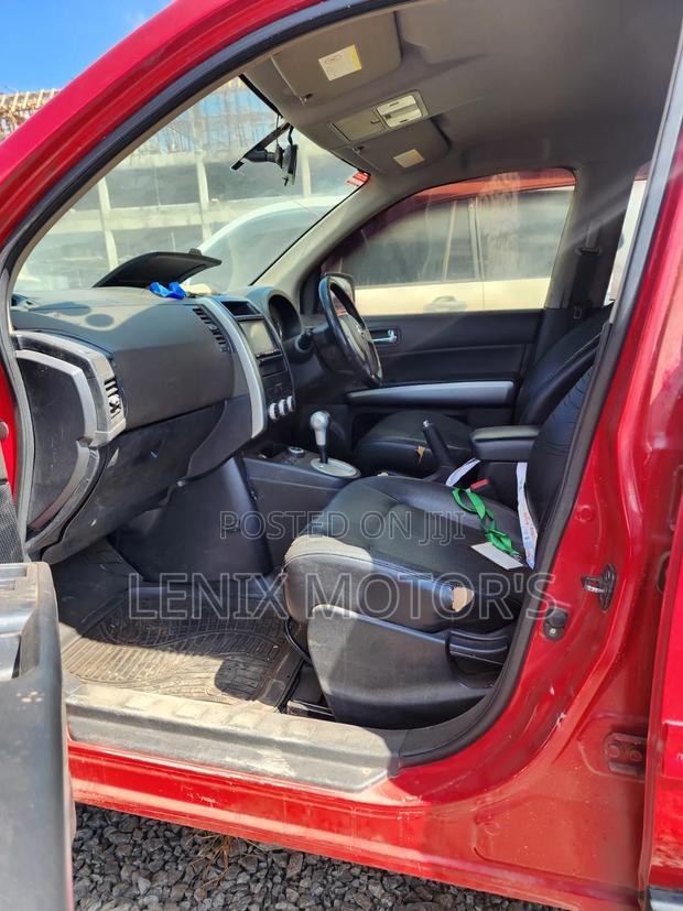 Nissan X-Trail 2.0 Petrol XE 2011 Maroon