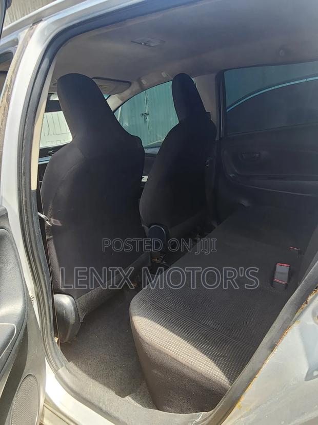 Toyota Vitz 1.0 FWD 5dr 2018 Silver