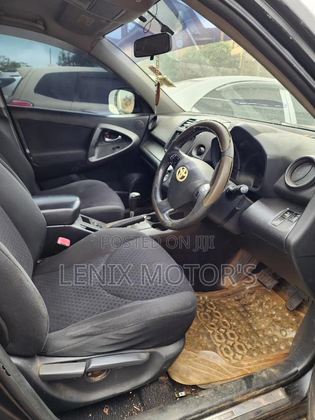 Toyota Vanguard 2010 Black