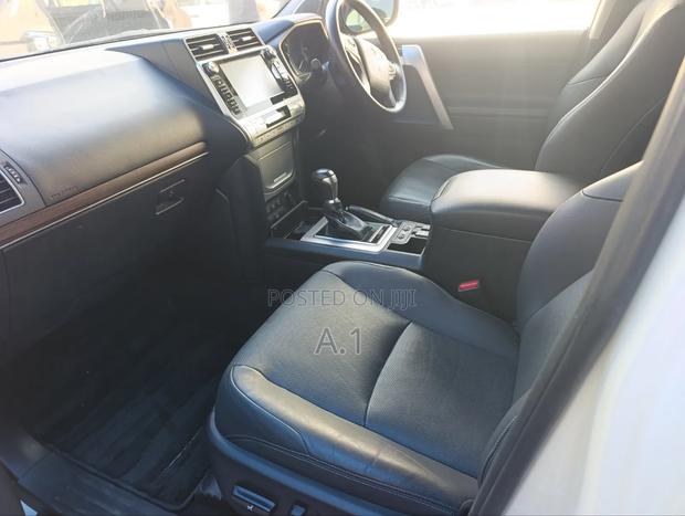 Toyota Land Cruiser Prado 2.8 2019 White