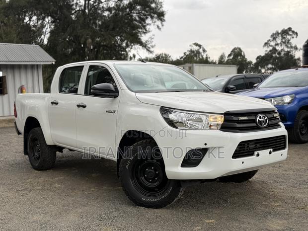 Toyota Hilux Revo Double Cab Deisel 2.4 AWD 2019 White