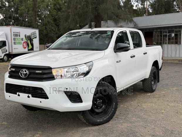 Toyota Hilux Revo Double Cab Deisel 2.4 AWD 2019 White