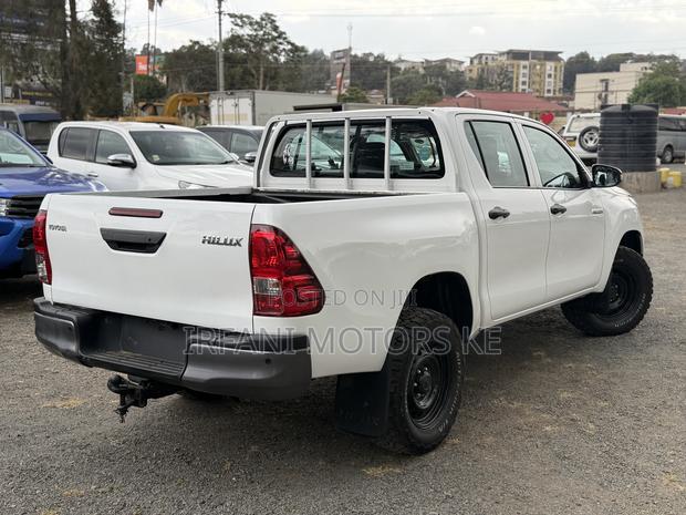 Toyota Hilux Revo Double Cab Deisel 2.4 AWD 2019 White