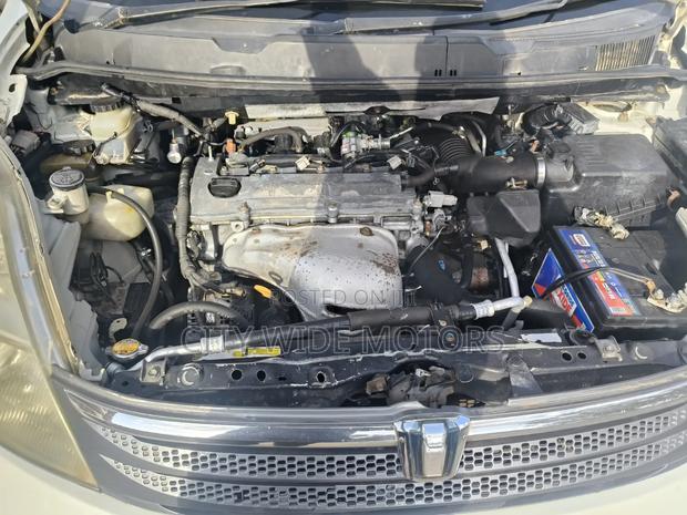 Toyota ISIS 2.0 G U-selection 2WD 2007 White