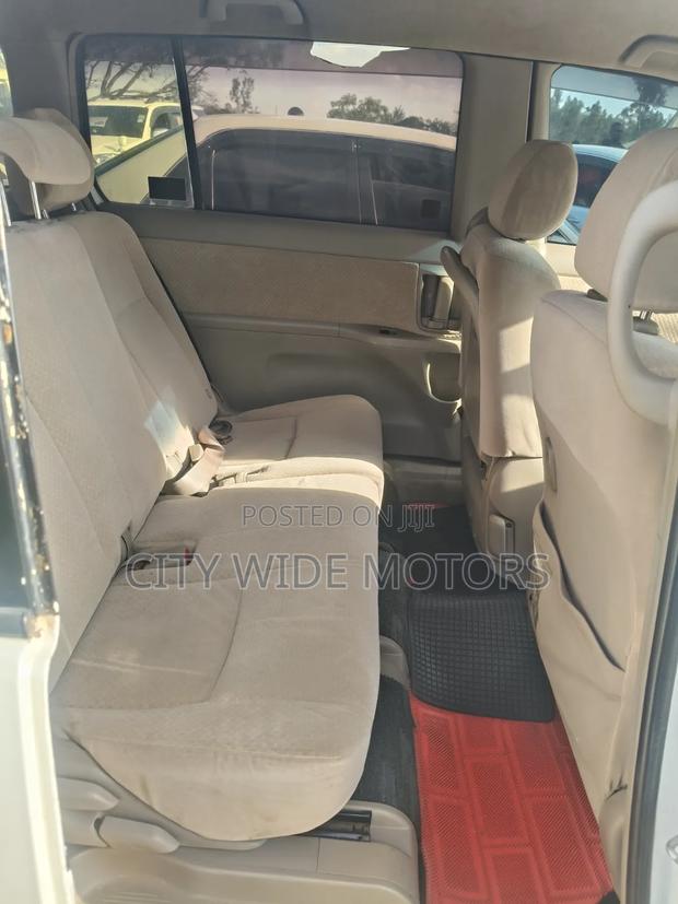 Toyota ISIS 2.0 G U-selection 2WD 2007 White