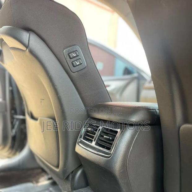 Toyota Crown 2010 Black