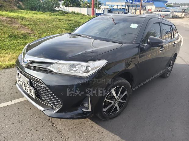 Toyota Corolla Fielder 1.5 Hybrid FWD 2019 Black
