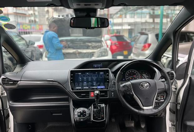 Toyota Esquire 2019 White