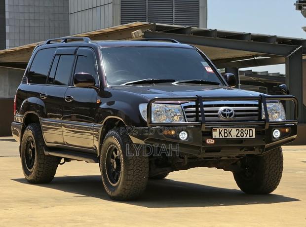 Toyota Land Cruiser 2005 Black