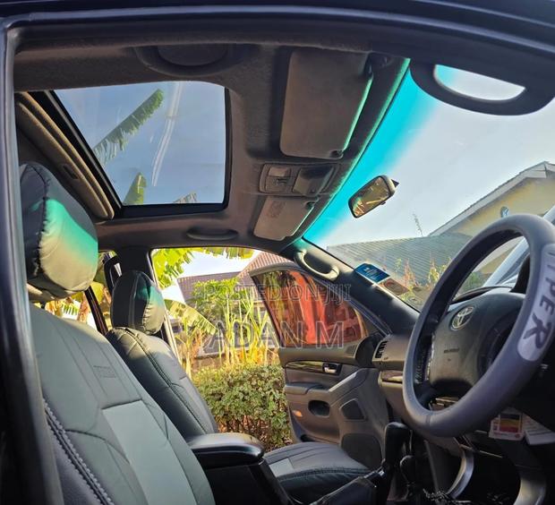 Toyota Land Cruiser Prado 2004 Black