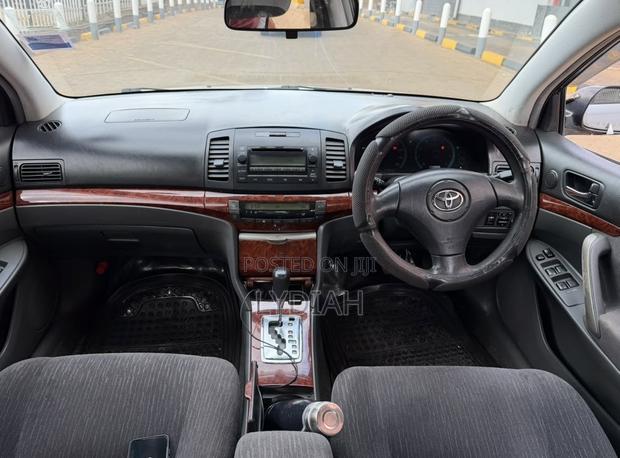 Toyota Allion 2005 Silver