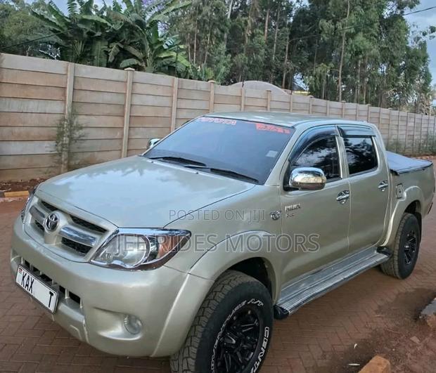 Toyota Hilux 2002 Silver