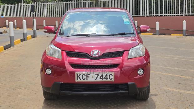 Toyota IST 2008 Red