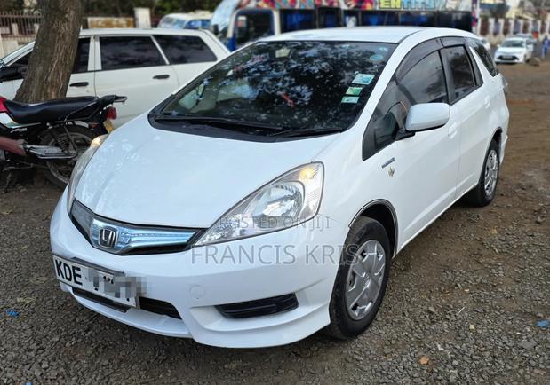 Honda Fit Shuttle 2014 Pearl