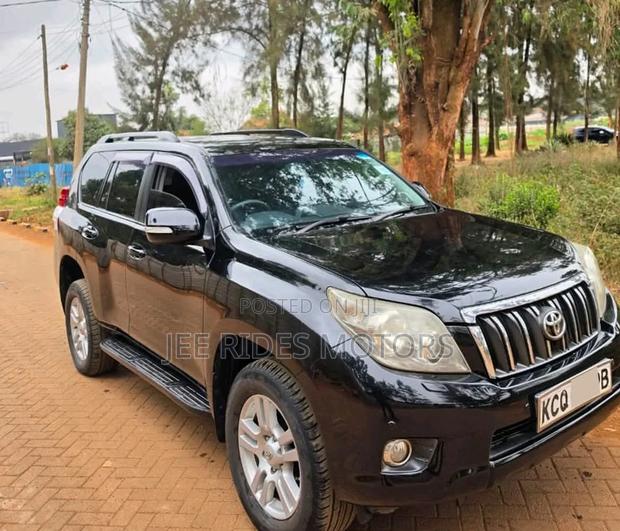 Toyota Land Cruiser Prado 2011