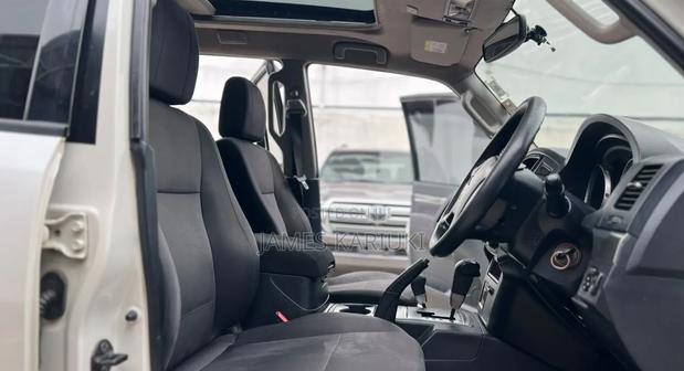 Mitsubishi Pajero 2011 White