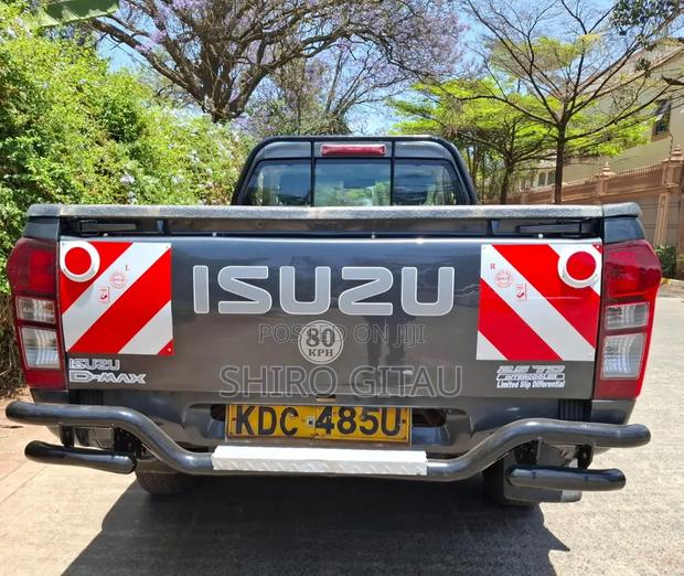 Isuzu D-MAX 2022 Gray