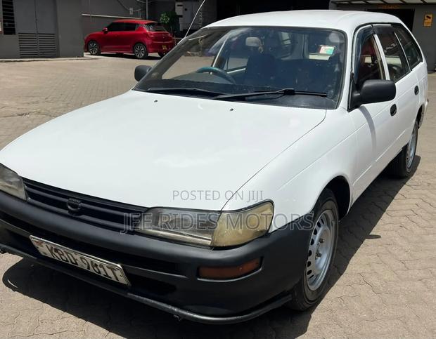 Toyota Corolla G-Touring 2000 White