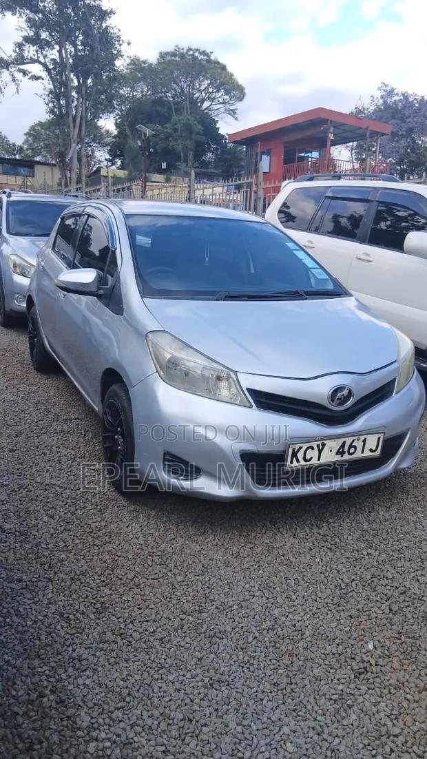 Toyota Vitz 1.0 FWD 5dr 2013 Silver