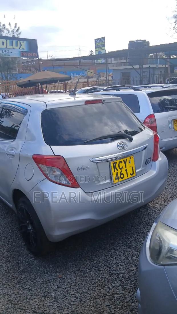 Toyota Vitz 1.0 FWD 5dr 2013 Silver
