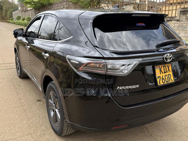 Toyota Harrier 2.0 2015 Black
