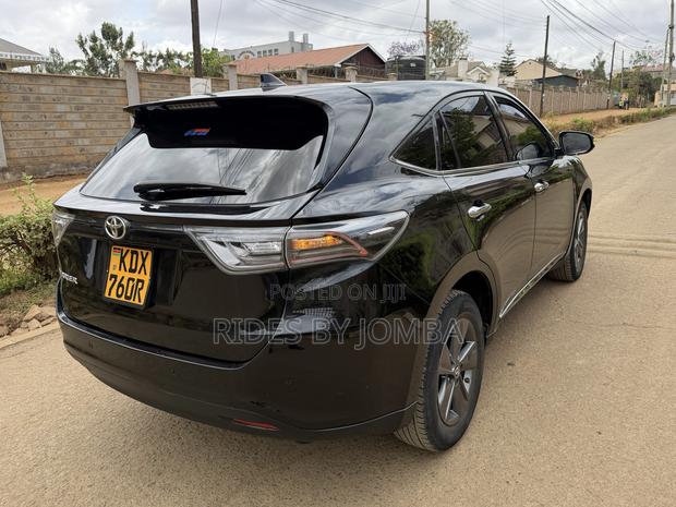 Toyota Harrier 2.0 2015 Black