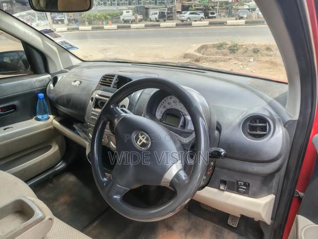 Toyota Passo 2005 Red