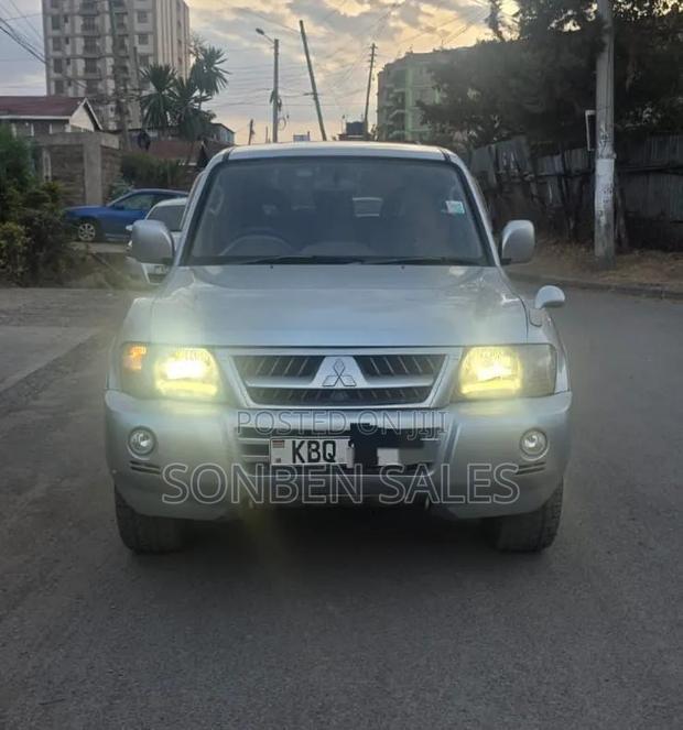 Mitsubishi Pajero Super Exceed 2006 Silver
