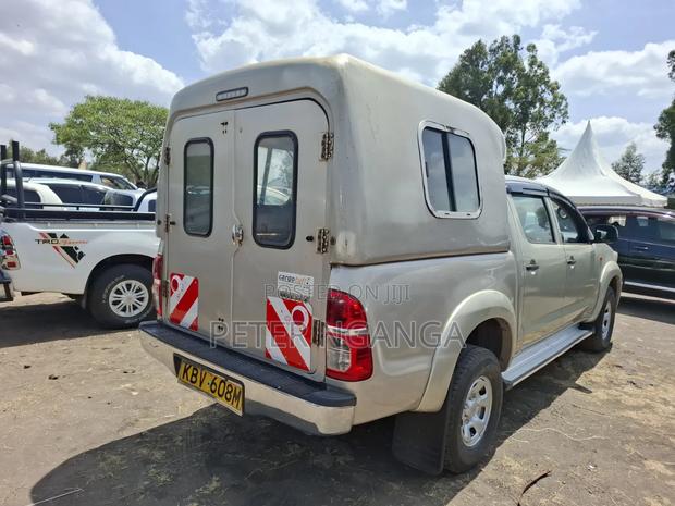 Toyota Hilux 2013 Gold