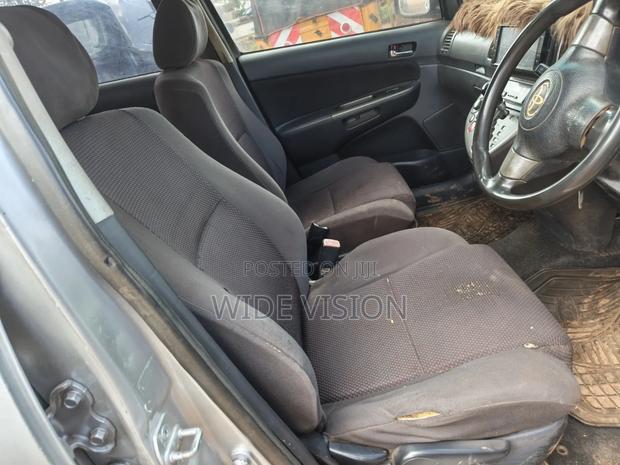 Toyota Wish 2004 Silver
